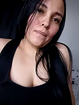 shantall online show from December 3, 2025, 1:17 am