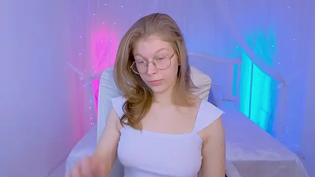 Snapshot of Angelie__Eyes chatting on November 30, 2025, 3:35 pm Angelie Eyes online show from November 30, 2025, 3:35 pm