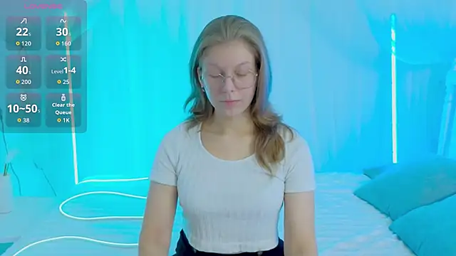 Snapshot of Angelie__Eyes chatting on October 18, 2025, 2:08 pm Angelie Eyes online show from October 18, 2025, 2:08 pm