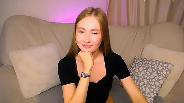 EllyColins online show from June 23, 2026, 3:37 am
