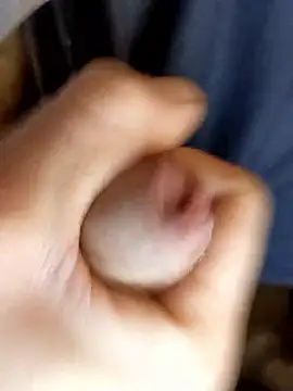 szabi1995 online show from November 7, 2025, 8:41 am