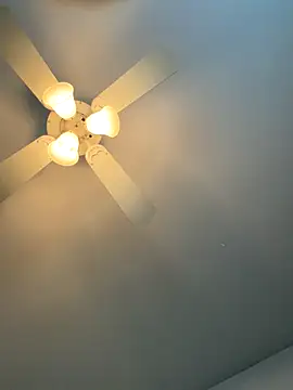 Snapshot of strike4strike chatting on November 28, 2025, 1:55 pm strike4strike online show from November 28, 2025, 1:55 pm