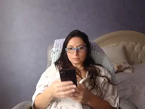 LuckyLisa23 online show from December 18, 2025, 10:52 am