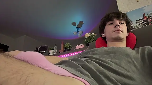 Jeremy1Scott online show from February 26, 2026, 3:50 am