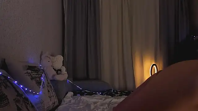 EdenVixen online show from November 6, 2025, 2:10 pm