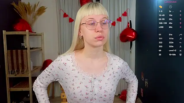 Snapshot of lovedrope chatting on February 15, 2026, 6:25 am lovedrope online show from February 15, 2026, 6:25 am