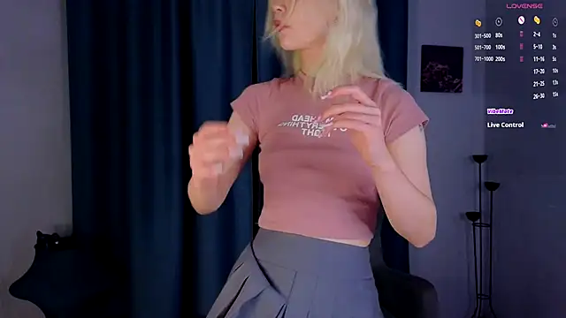 Snapshot of lovedrope chatting on November 20, 2025, 5:24 pm lovedrope online show from November 20, 2025, 5:24 pm