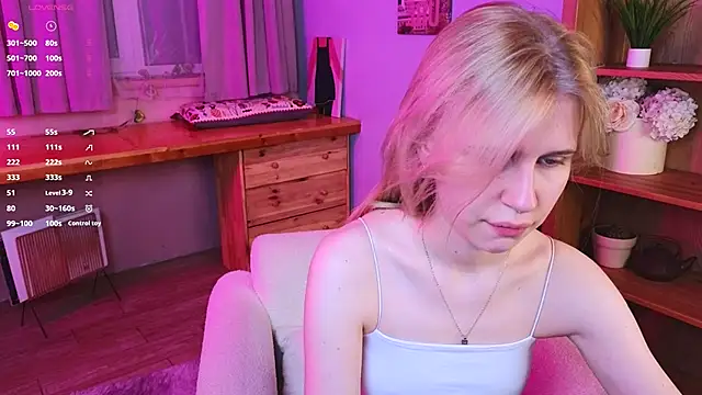 Snapshot of lovedrope chatting on October 22, 2025, 6:40 pm lovedrope online show from October 22, 2025, 6:40 pm