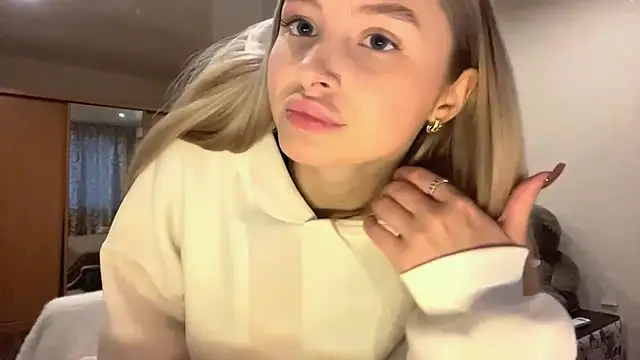 VictoriaMystery online show from October 19, 2025, 2:09 pm