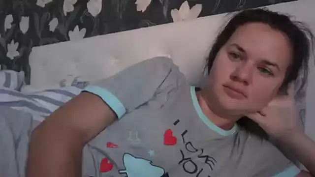 GiaaCaranggi online show from November 14, 2025, 6:17 am