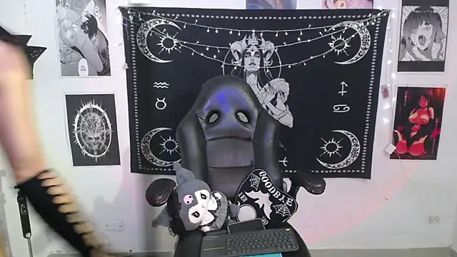 Snapshot of SweetDevil777_ chatting on November 18, 2025, 8:23 pm SweetDevil777 online show from November 18, 2025, 8:23 pm