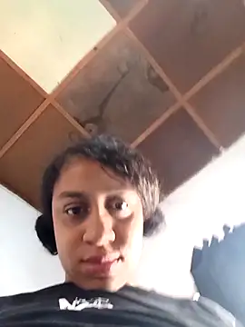 lacrespa24 online show from October 31, 2025, 1:52 pm