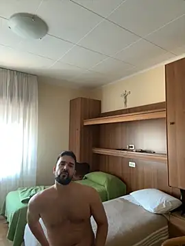 ReDiBastoni90 online show from October 13, 2025, 3:02 pm