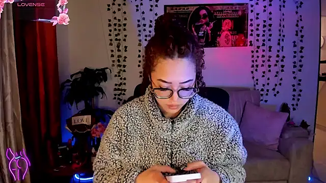 Lizz martins online show from October 30, 2025, 2:21 am