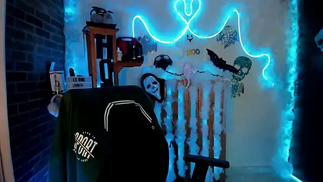 Lizz martins online show from October 17, 2025, 2:04 am