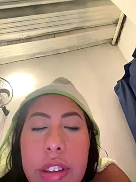 Emily Joee online show from October 26, 2025, 4:02 am