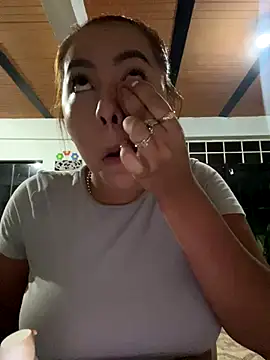 Emily Joee online show from November 20, 2025, 12:33 am