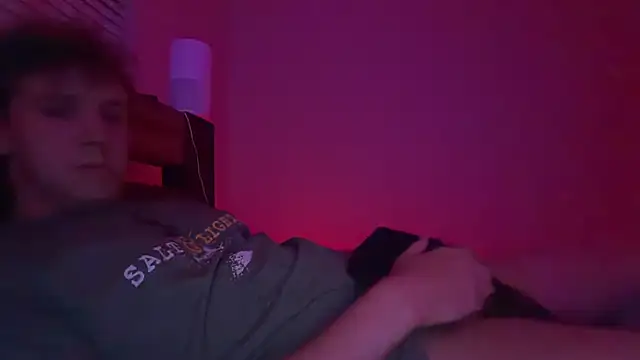 eddieeeeee1232 online show from October 26, 2025, 3:40 am