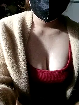 ZazaLy online show from November 1, 2025, 6:57 pm