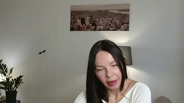 LittleNicolee online show from October 21, 2025, 1:32 pm