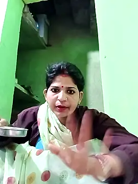 Karishma cute online show from December 3, 2025, 2:01 am