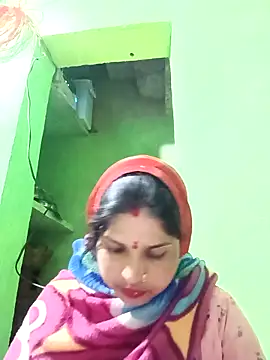 Karishma cute online show from November 26, 2025, 1:00 pm