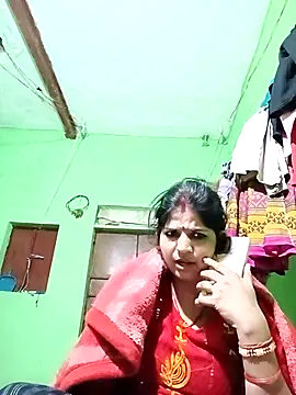 Karishma cute online show from November 19, 2025, 3:01 pm