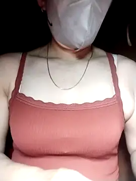 YiyinLy online show from November 10, 2025, 7:52 pm