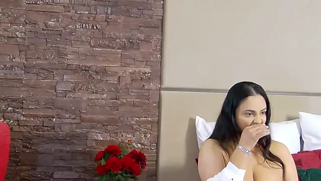 MayaMusee online show from December 19, 2025, 7:00 am