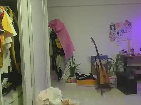 miapink33 online show from November 7, 2025, 11:30 pm