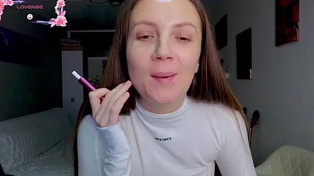 Amy  Leee  online show from October 23, 2025, 9:35 pm