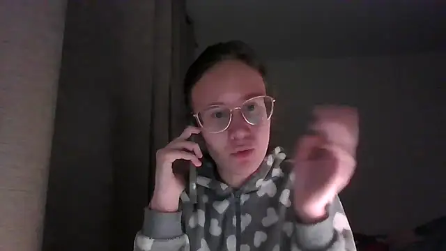 LuckySLove online show from January 5, 2026, 5:27 pm