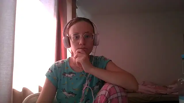 Snapshot of LuckySLove chatting on July 16, 2026, 1:19 pm LuckySLove online show from July 16, 2026, 1:19 pm