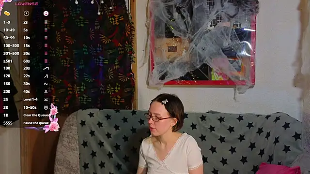 ReincarnatedAngel online show from November 4, 2025, 2:26 am