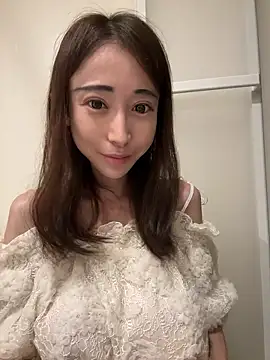 Snapshot of ericiii chatting on December 19, 2025, 2:30 pm ericiii online show from December 19, 2025, 2:30 pm