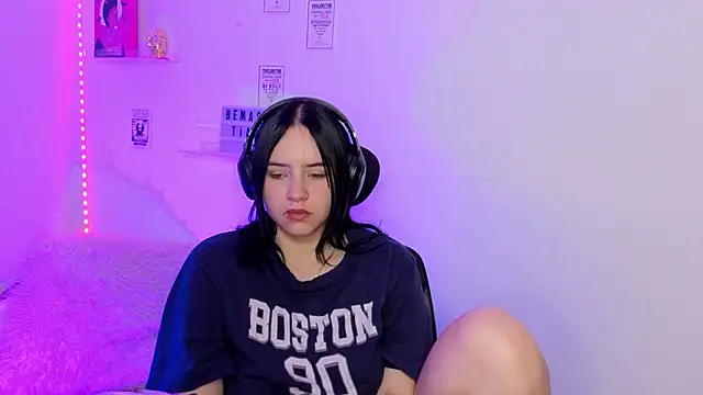 Emily Lindey online show from March 21, 2026, 8:19 am