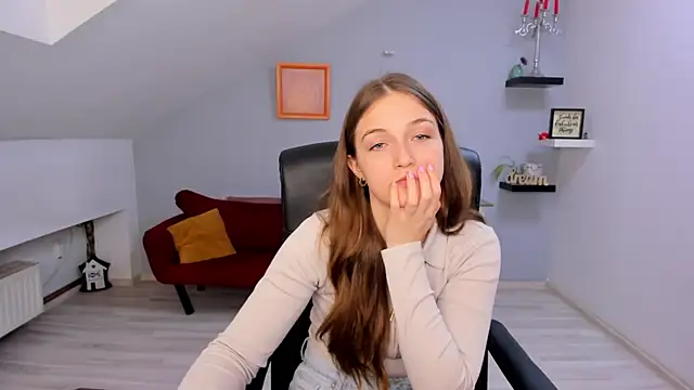 AnneWilsonn online show from April 17, 2026, 11:24 am