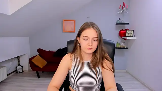 AnneWilsonn online show from March 18, 2026, 12:19 pm