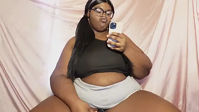 Snapshot of TheChubbySiren chatting on May 11, 2026, 2:29 pm TheChubbySiren online show from May 11, 2026, 2:29 pm