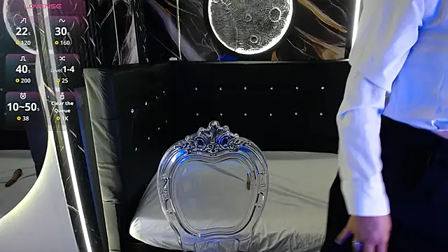  Pamelamilf online show from December 18, 2025, 3:27 pm