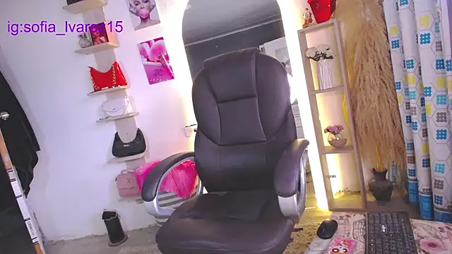 Snapshot of sarahh_angeel chatting on December 20, 2025, 6:11 pm sarahh angeel online show from December 20, 2025, 6:11 pm