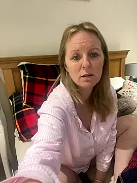 madamlillyrose online show from January 10, 2026, 11:27 am