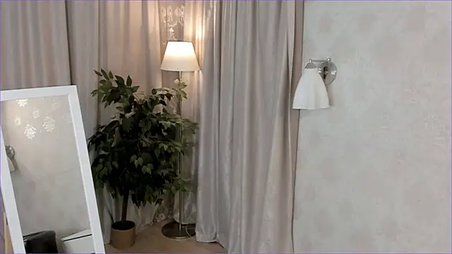 Ritamillersi online show from October 17, 2025, 11:12 am