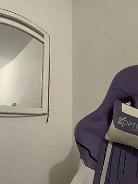 La-Gatiita-trans online show from April 6, 2026, 2:29 am