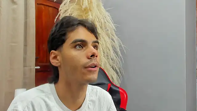 Kendra and liam online show from October 15, 2025, 11:40 am