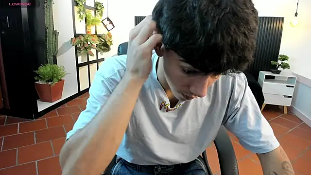 AmethystShadow17 online show from October 22, 2025, 3:22 pm