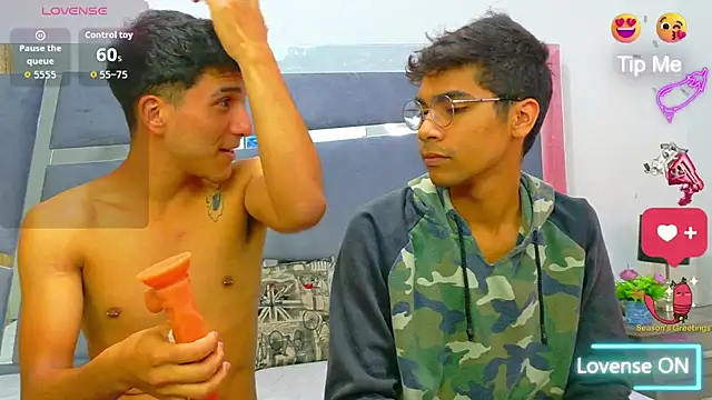 Desire4Duo online show from November 17, 2025, 1:04 pm