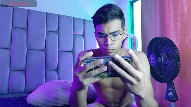 Desire4Duo online show from April 23, 2026, 12:29 pm