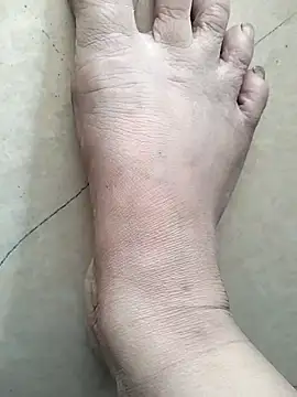 Snapshot of Amanda-_ena- chatting on February 15, 2026, 6:47 am Amanda- ena- online show from February 15, 2026, 6:47 am