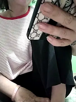 Snapshot of Amanda-_ena- chatting on February 17, 2026, 4:37 pm Amanda- ena- online show from February 17, 2026, 4:37 pm